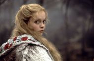 Christina Ricci on the sets of 1999's Sleepy Hollow (Image via Getty)